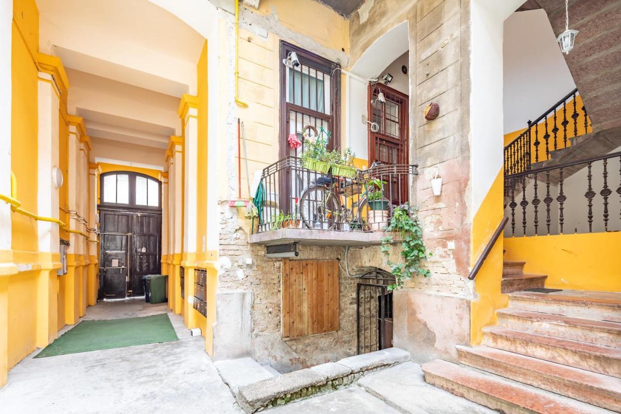 Simple And Central A C Home Budapest Exterior photo