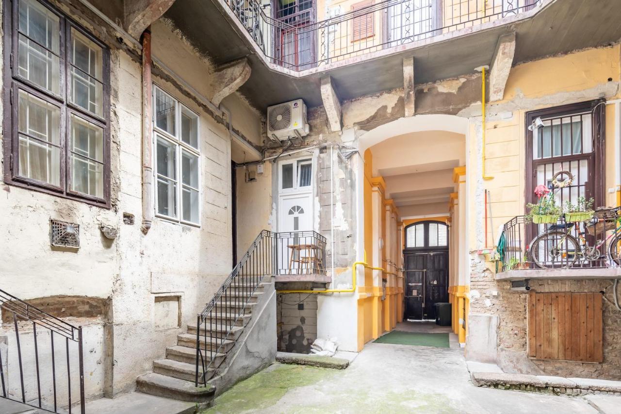 Simple And Central A C Home Budapest Exterior photo